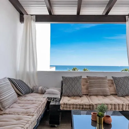 Frontline Mediterranean Escape Apartment *