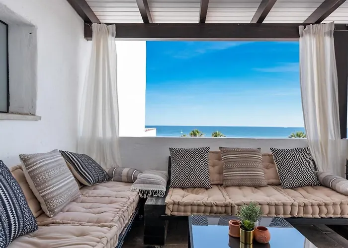 Frontline Mediterranean Escape Apartamento *