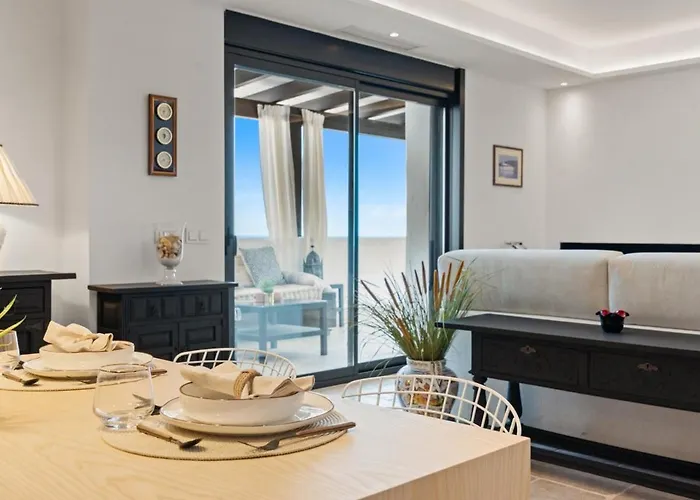 Frontline Mediterranean Escape Apartamento Marbella